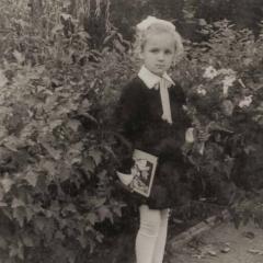 Laimutė Galdikaitė – pirmoji diena mokykloje. 1964 m. rugsėjo 1-oji.