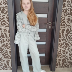 Dvylikametė Goda Gruodytė pusę savo laisvalaikio skiria žaislų nėrimui