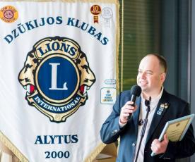 Andrius Stasiukynas: „Prieš daugiau kaip 20 metų kartu su tėčiu Algirdu Stasiukynu Alytuje įkūrėme LEO – vaikų ir jaunimo labdaros klubą, esantį po LIONS sparnu. Suaugęs perėjau į Alytaus Dzūkijos LIONS klubą. 