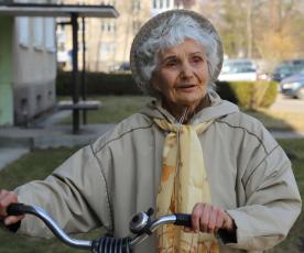 Dvi­ra­tis Bro­nis­la­vai Tamulynienei – vi­sų pir­ma, ne­tar­ši su­si­sie­ki­mo prie­mo­nė.