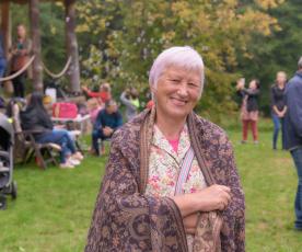 „Mo­ku daug rank­dar­bių rū­šių, bet, ap­su­ku­si ra­tą, vi­sa­da grįž­tu prie žais­lų, man jie mie­liau­si“, – sako Svetlana Žadeikienė. Juozo Muzikevičiaus nuotr.