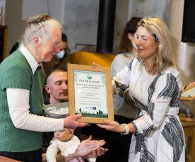  Jadvyga Balvočiūtė apdovanojama „Gero ūkininko čempionate“ už gamtai palankų ūkininkavimą.