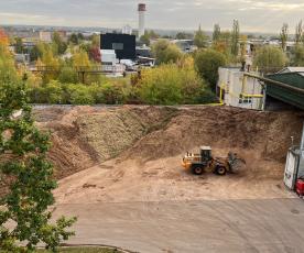 „Aly­taus ši­lu­mos tin­klai“, ga­min­da­mi cen­tra­li­zuo­tai tiekiamą ši­lu­mą, nau­do­ja 75 proc. bio­ku­ro ir 25 proc. gam­ti­nių du­jų.