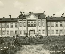 Aukštesniosios miškų mokyklos pastatas Nuotr. Iš Algimanto Antanevičiaus kolekcijos