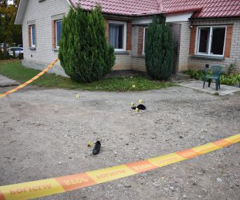 Nusikaltimo vieta – Lazdijuose, Kauno gatvėje, in­di­vi­du­a­lia­me na­me. 