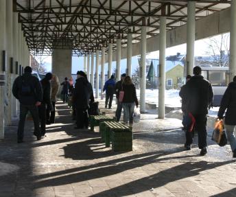 Senoji Alytaus autobusų stotis miesto centre.		 Zitos STANKEVIČIENĖS nuotr.