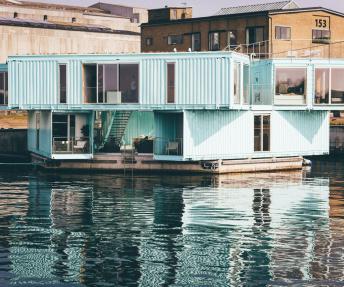 Jūriniai konteineriai