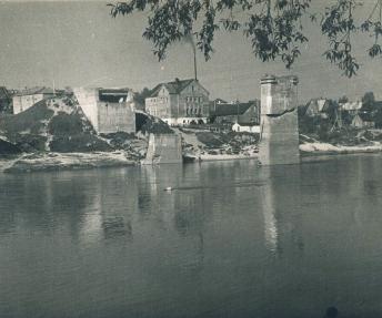 Tiltas per Nemuną Alytuje XX a. 7 deš.                    Gintaro Juškausko nuotr.